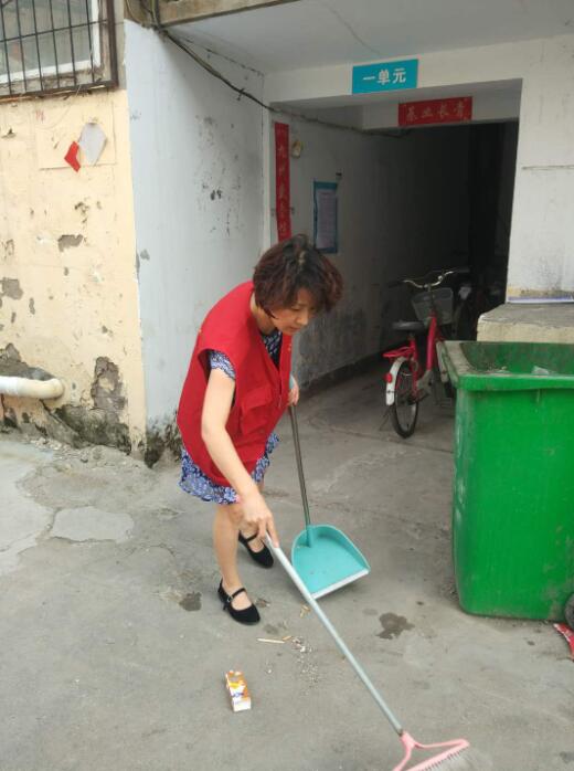 新乡市检测中心开展无主庭院志愿服务活动